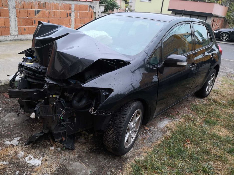 Toyota Auris тойота Аурис 1.33 VVT-i .99кс!!! На Части!!!