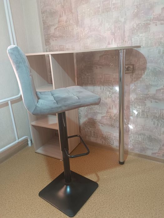 Продам барную стойку.