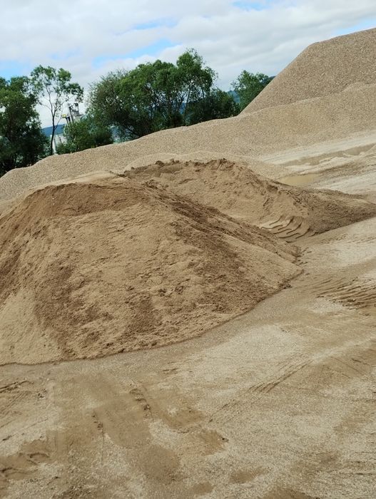 Nisip,moloz,pietriș,piatra concasata,mobila, pământ gazon grădină