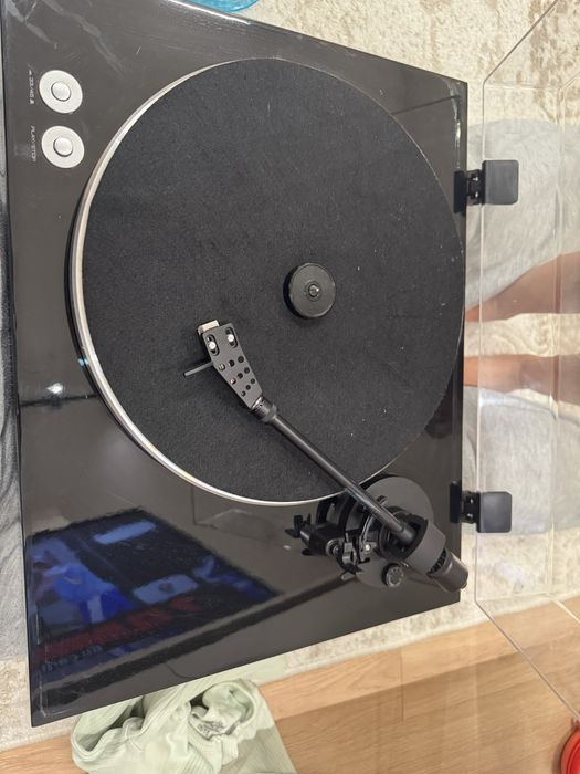 Виниловый проигрыватель yamaha