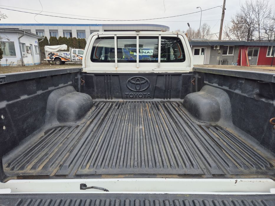 Toyota Hilux 2.4 Diesel 4x4 Aer Cond. Bena Lunga