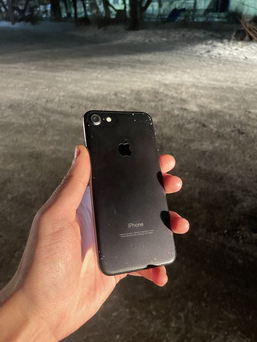 Продам iphone 7