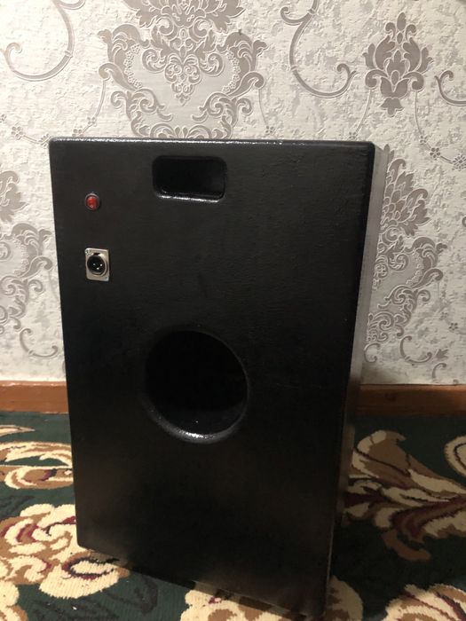 Kaxon srochna sotiladi 100$