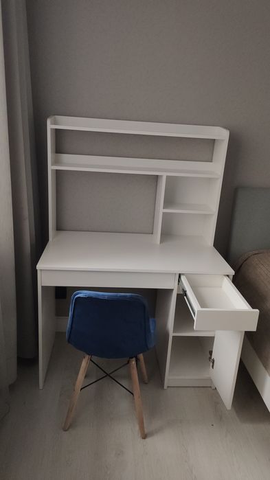 СТОЛЫ Письменные.