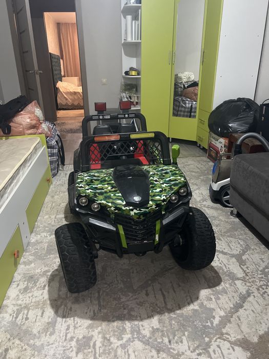 Продам детскую машину