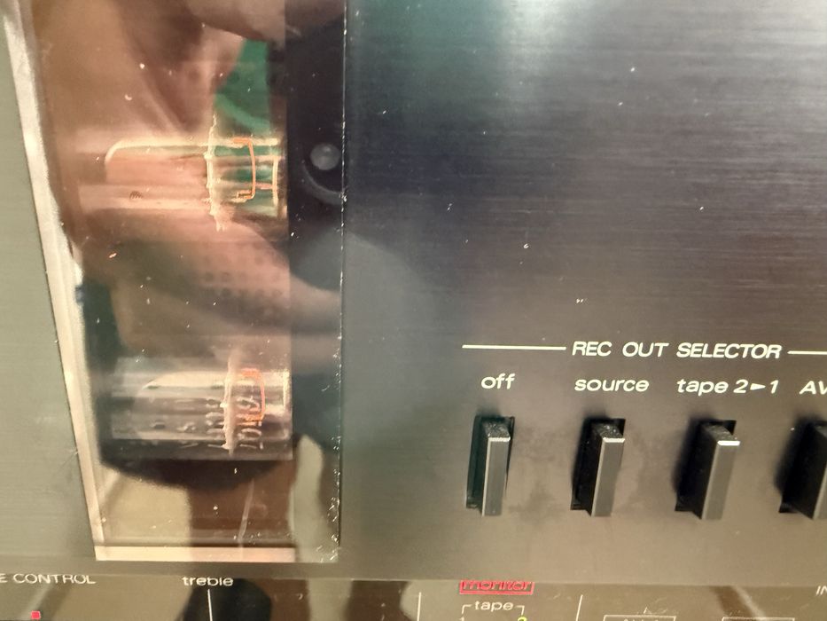 Luxman LV-103u Качествен стерео усилвател