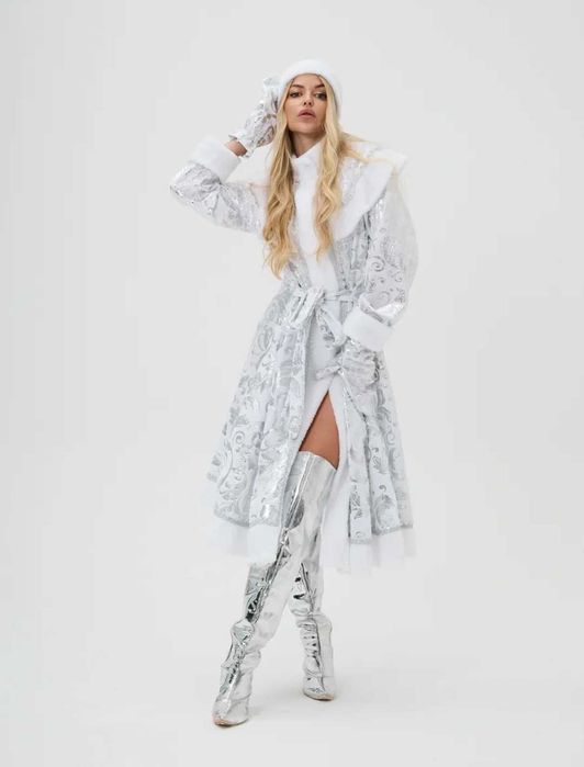 Дед Мороз и Снегурочка.