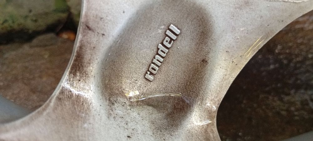 Джанти за лек автомобил.