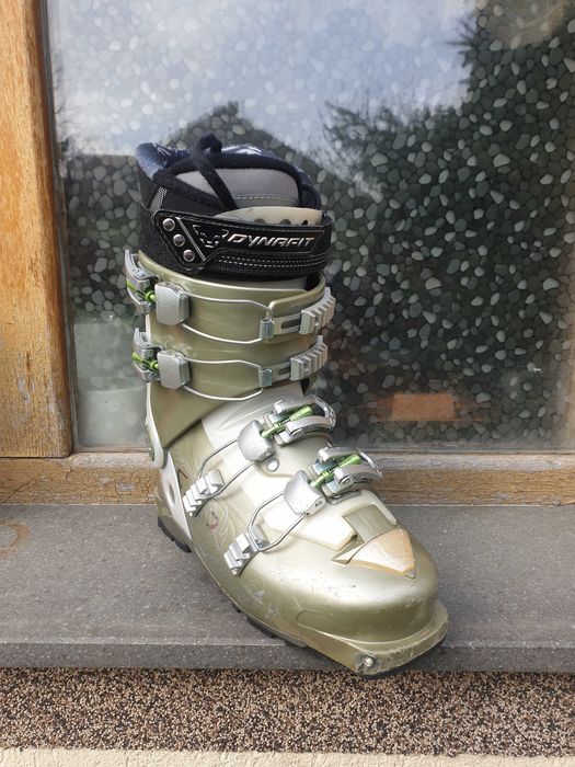 Ski si clapari de vanzare