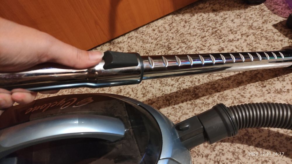 Пылесос Cyclon 2000W Циклон