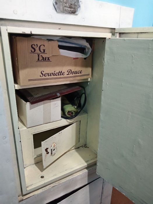 mustahkam temir seyf