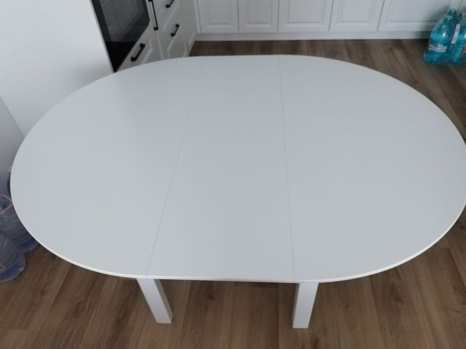 Vând masă bucătărie extensibila din lemn