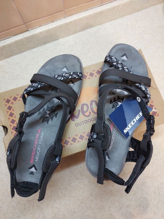 Босоножки на лето SKECHERS