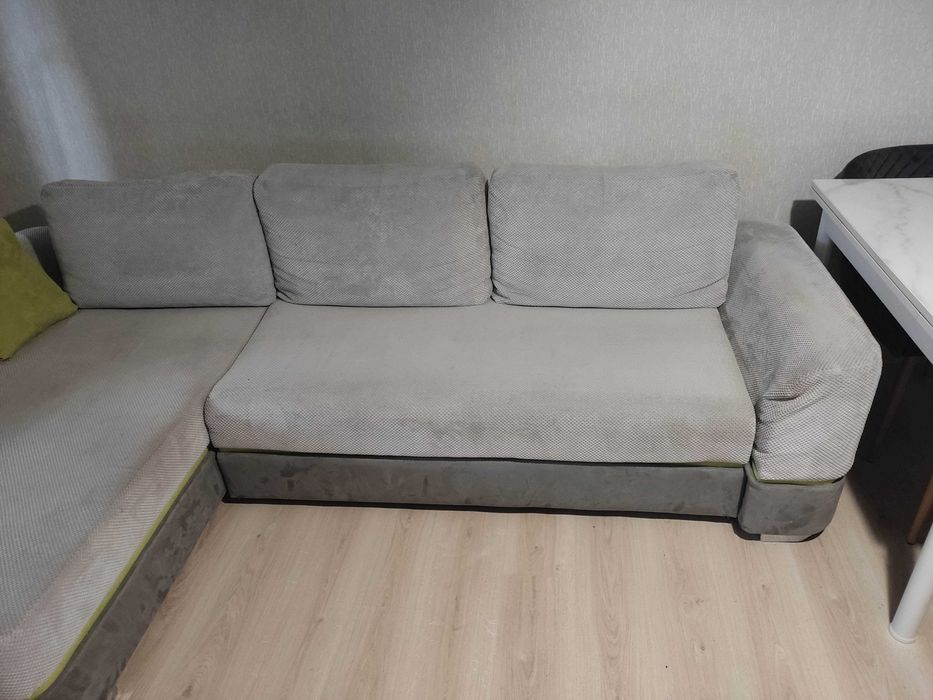 Ъглов разтегателен диван с ракла