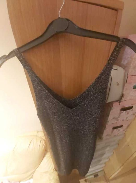 Елегантна дамска рокля RESERVED с брокат, размер: S