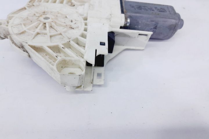 Motoras macara geam dreapta fata 8k0959802b Volkswagen VW Sharan 2 [2