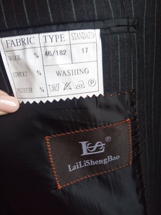 Продам мужской костюм