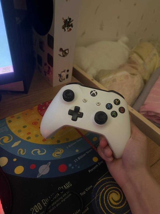 Продаю Xbox Series S