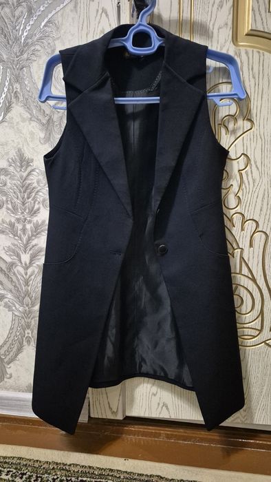 O'qish yoki ishga kiyish uchun jaket, rangi тёмный-синий  to'qroq rang
