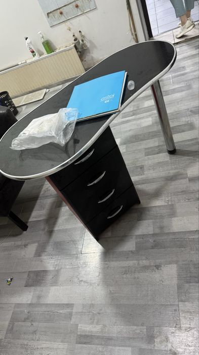 Стол салон красоты