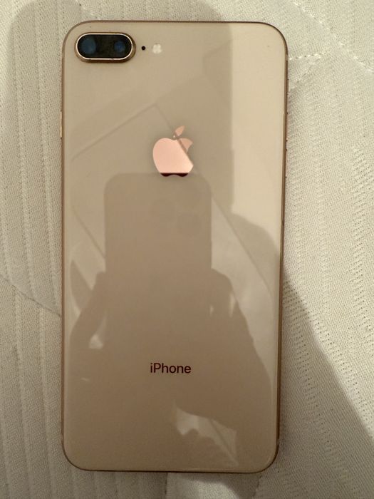 Продам iphone 8+
