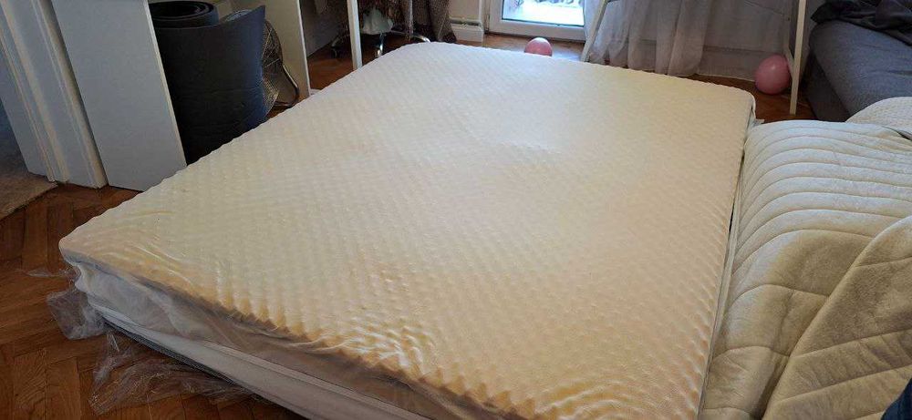Vând saltea matrimonială 200x160x30 cm
