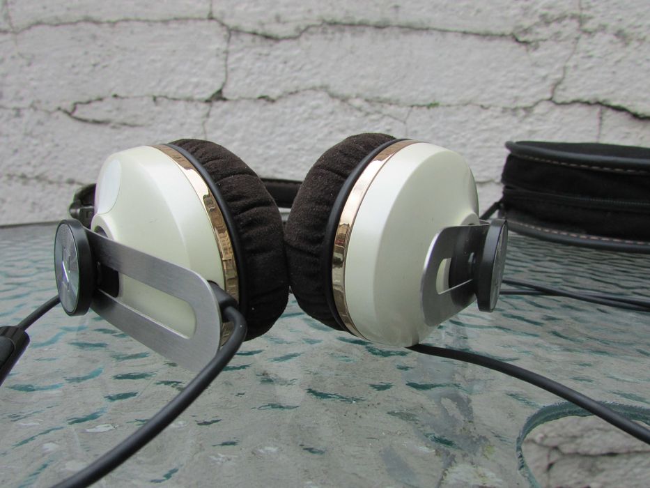 Слушалки Sennheiser Momentum 2.0