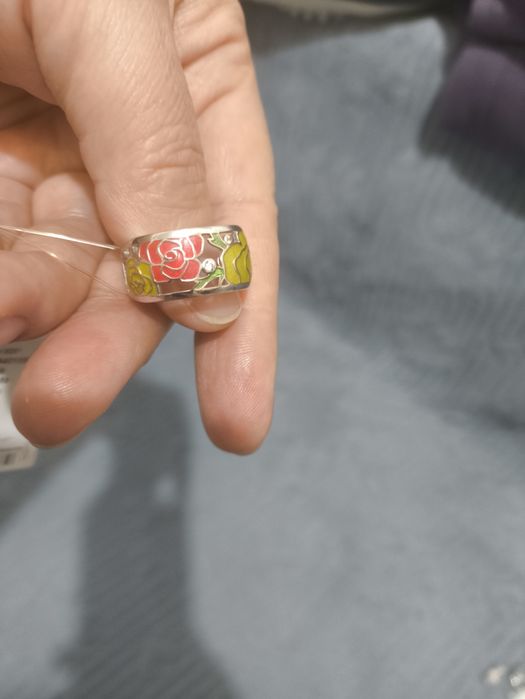 Серебряные украшения продаю