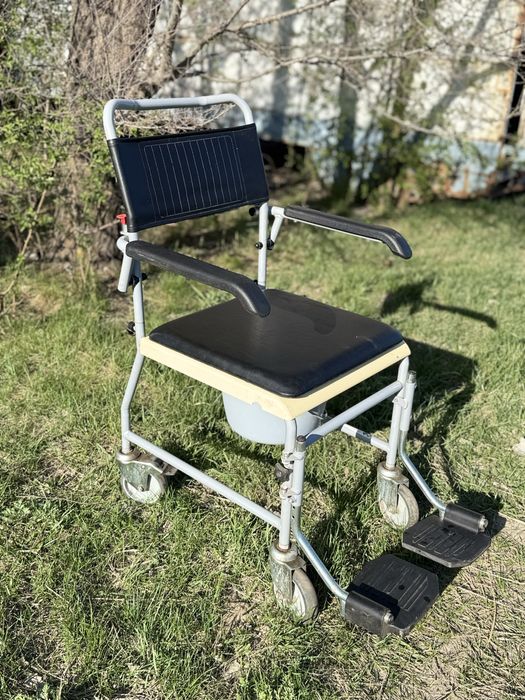 Стул для инвалидов