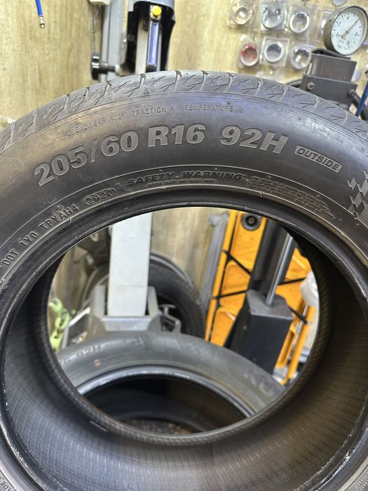 Kumho Ecsta 205/60 R16 — 2 шины — хорошее состояние