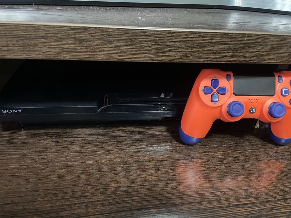 Продаю playstation 3 slim