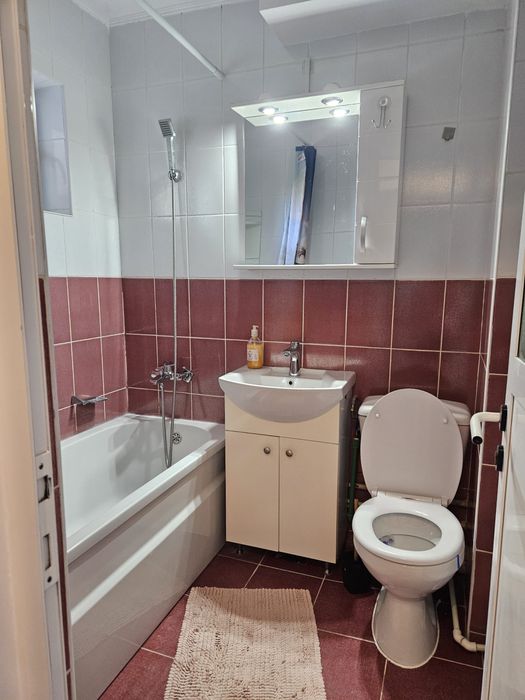 Inchiriez apartament