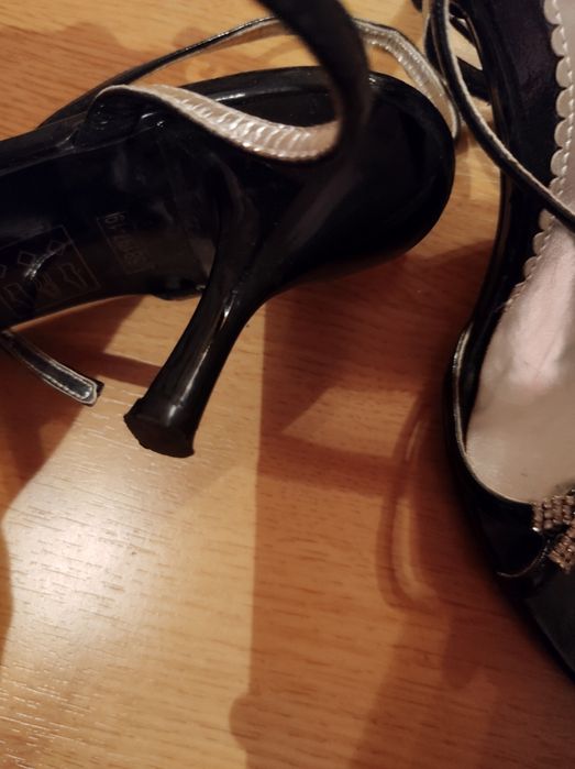 Sandale dama cu toc mediu confortabil