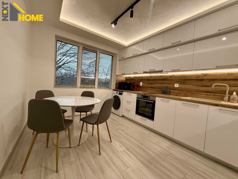 Чисто нов, напълно обзаведен тристаен апартамент с ГАРАЖ!