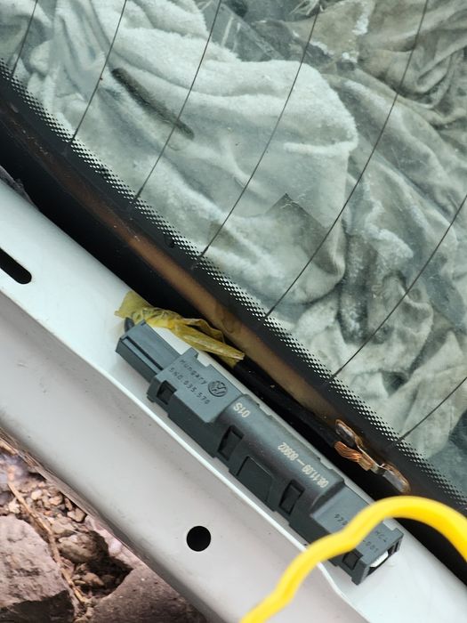 заднее стекло на Тигуан