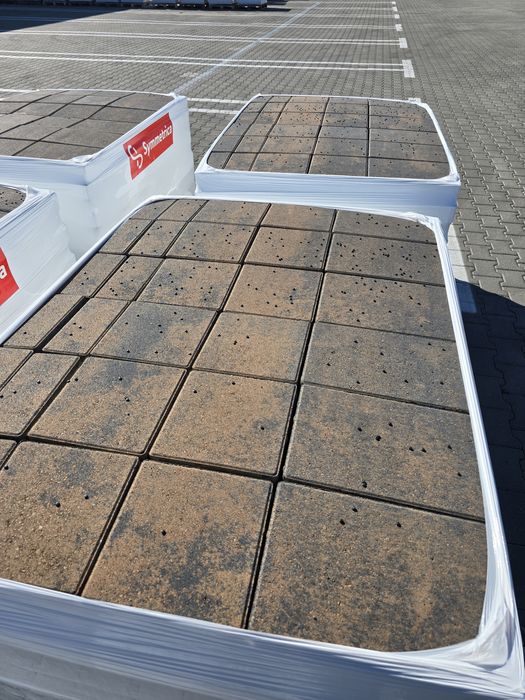 Vând pavaj premium și elemenți gard