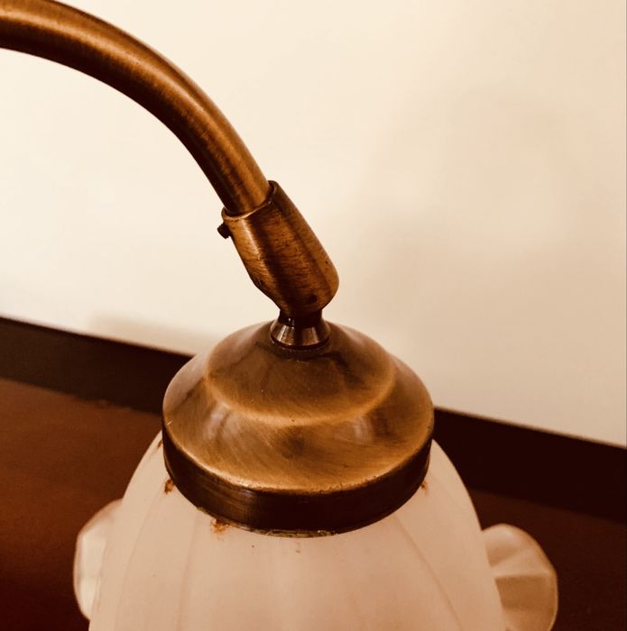 Два винтидж стенни аплика – месингов ефект, стъклени абажури