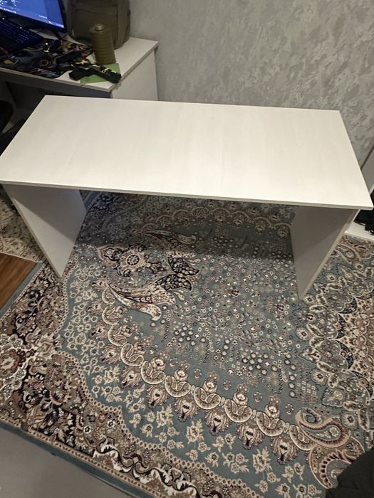 Рабочий стол деревянный