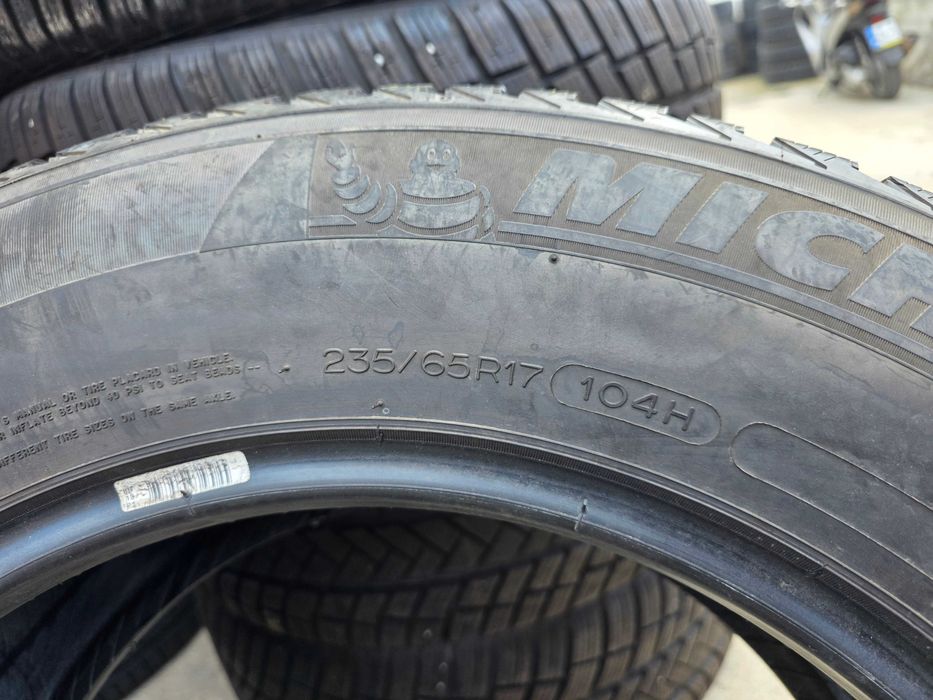 4бр Зимни гуми 235 65 17 - Michelin