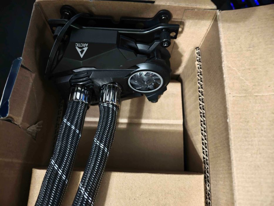 Oхлаждане за процесор Arctic Freezer II 360 и Freezer 34 Sport Duo