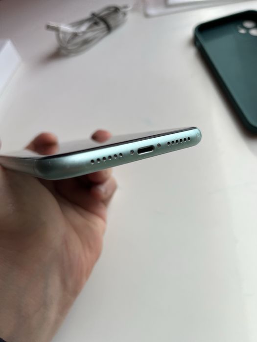Iphone 11 64 gb baterie 80%