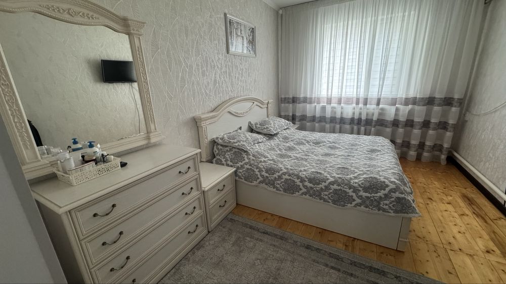 Продам мебель очень добротный