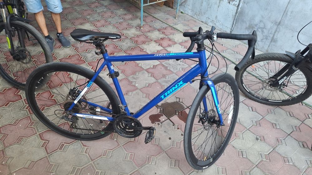 Шоссейный велосипед Trinx tempo 1.1