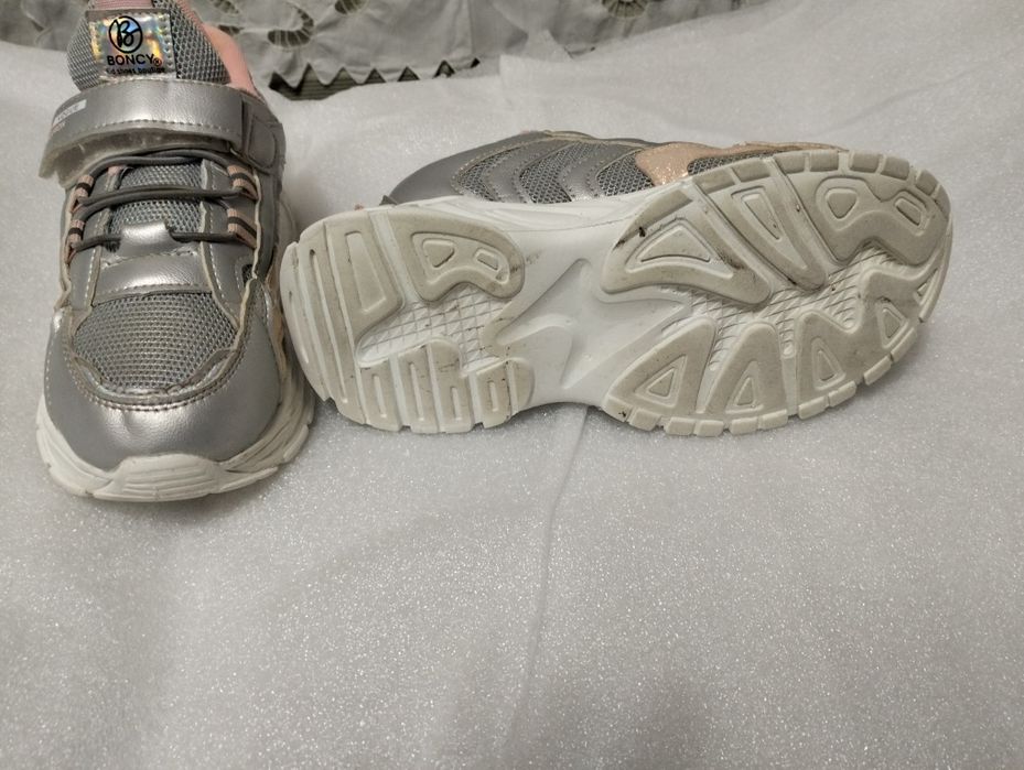 Новые кроссовки на девочку, 35 размер