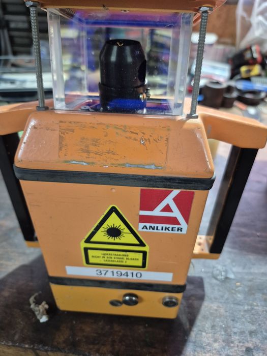 Nivelar laser rotativa GEO DEFECTA