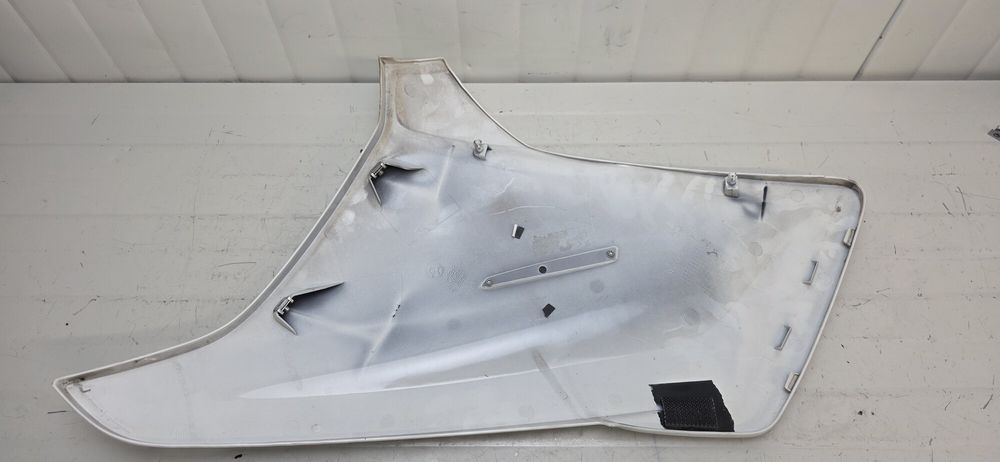 Carena laterala stanga faţă BMW R1200RT 2014-2018 cu emblema