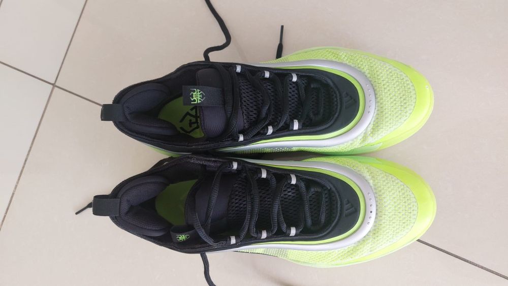 Adidas Light Strike Pro