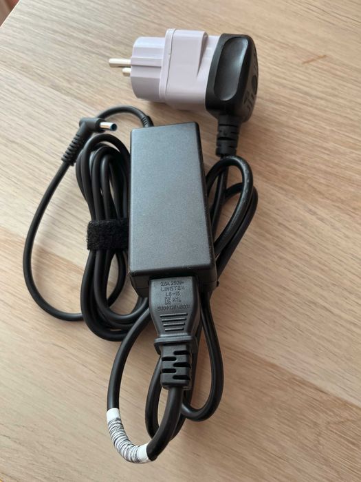 Оригинално зарядно за HP 45W синя букса
