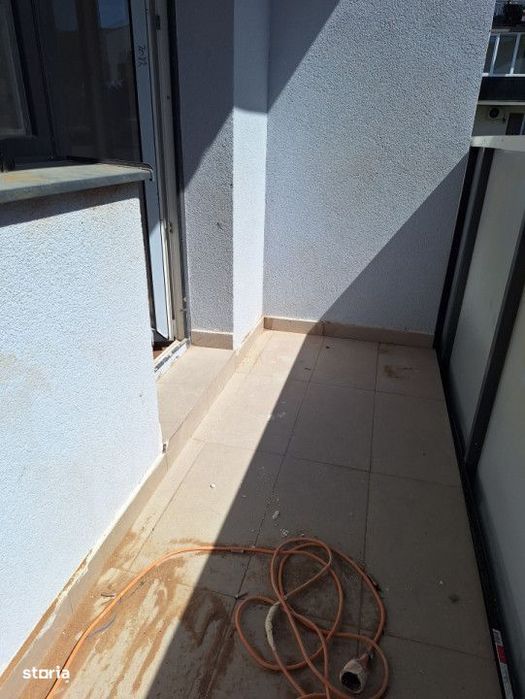 Apartament cu 3 camere, 55 mp, balcon, zona Terra