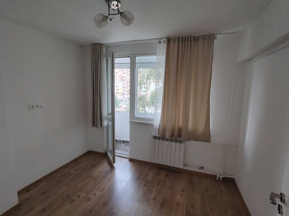 Дава под наем луксозен 3-стаен апартамент